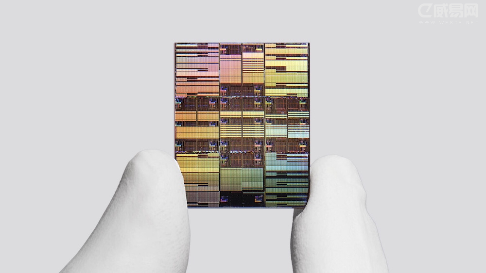 IBM推出全球首个亚1纳米芯片技术,Nanostack架构实现晶体管密度翻倍